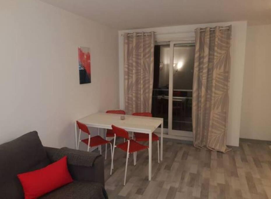 Le Rouennais Et Son Parking Prive Apartment Luaran gambar